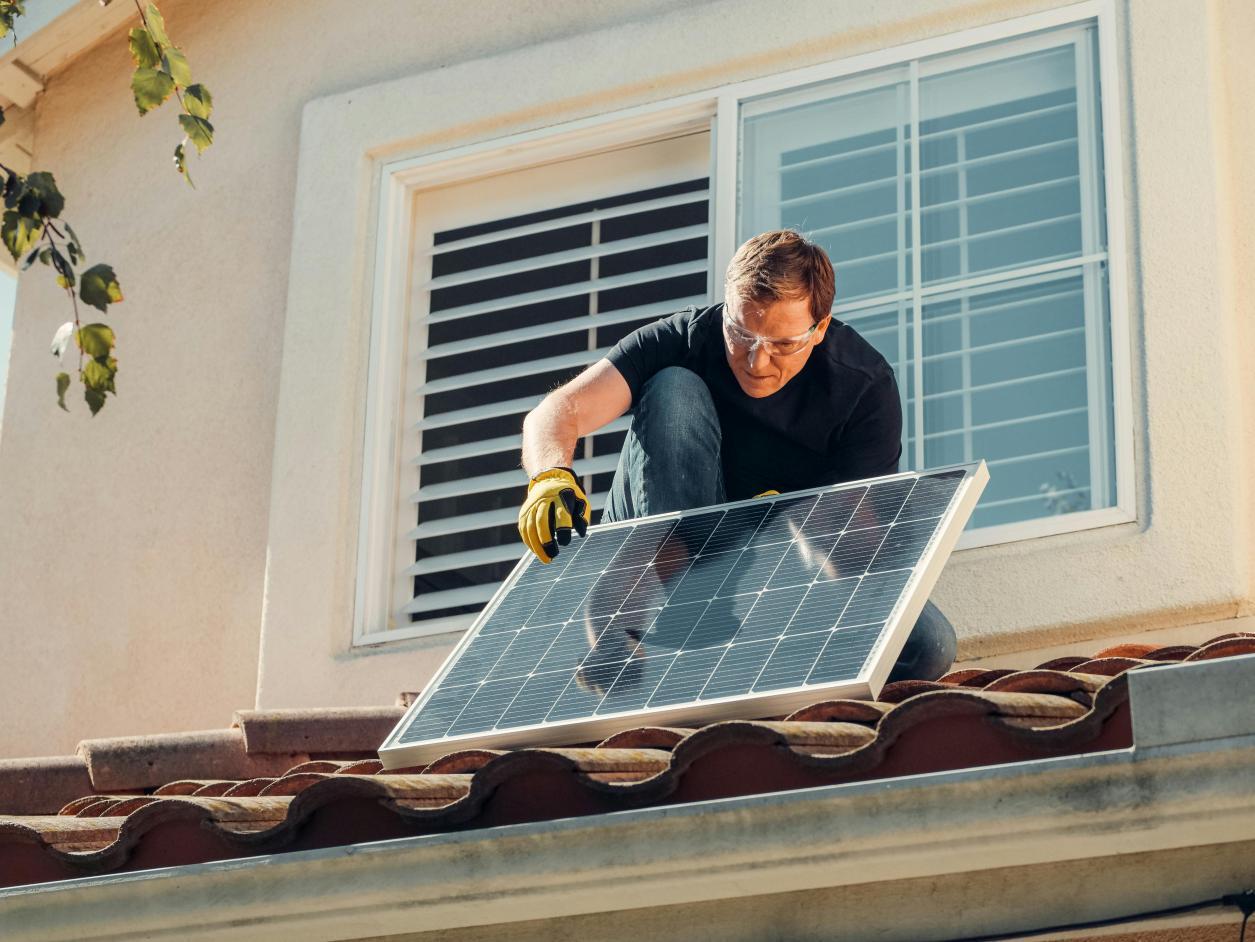 Kit solaire Plug&Play Anker SOLIX : le guide d'installation complet (2025)